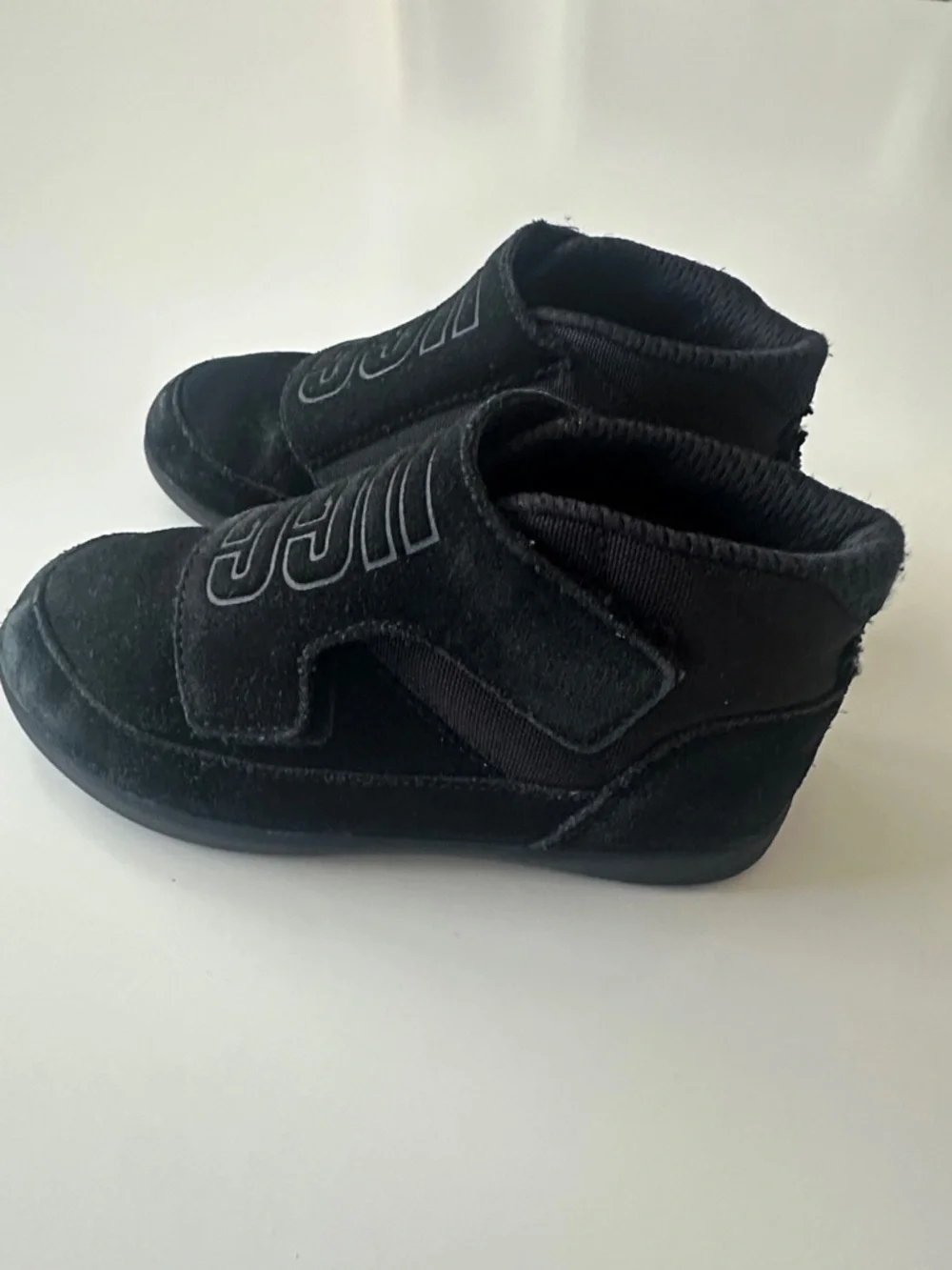UGG Stryder Washable Trainer Toddler Size 12